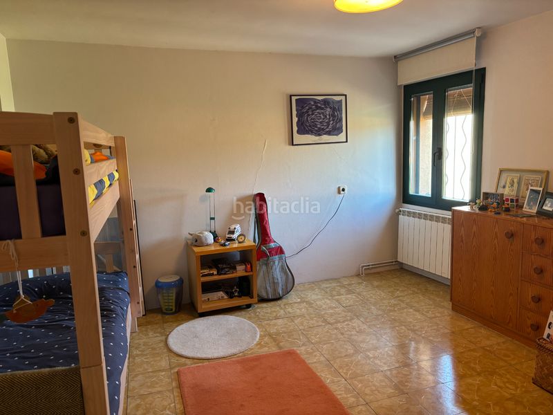 Foto af8e6bf1-e4a0-445e-b73a-33dc21549434. Casa adossada amb xemeneia calefacció a Flaçà