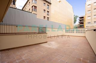 Rez-de-chausse  Carrer carrer d'enric borrs. Dplex en planta baja de obra nueva con gran patio