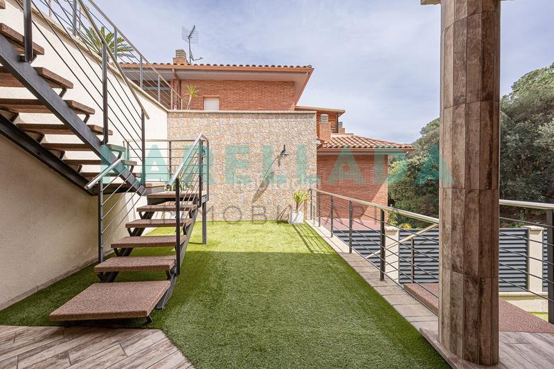 Foto 20950692-ac94-4b03-bbe4-42e470909f8f. Chalet with heating pool in Alella