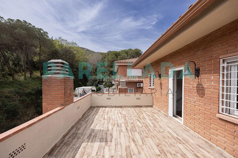 Foto 5657620e-4d47-45dd-9366-30707ab58e3d. Chalet with heating pool in Alella