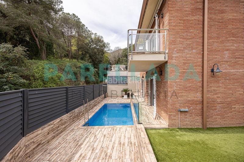 Foto ebf71aa5-7433-4d0e-927b-f101993bd7cd. Chalet with heating pool in Alella