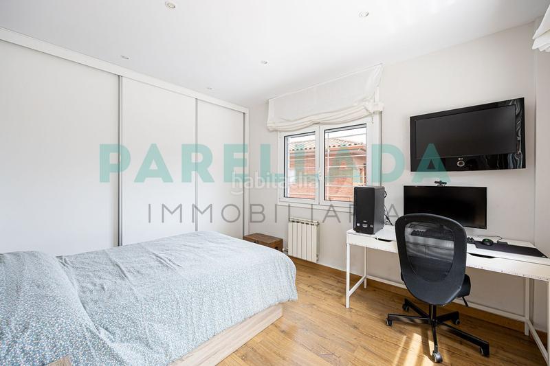 Foto fc9ec1f5-b193-4882-b69d-a73c6fc7a4e9. Chalet with heating pool in Alella