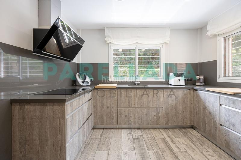 Foto fd1115d7-6d6e-456d-9ff2-ea164185488c. Chalet with heating pool in Alella