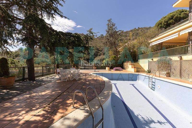 Foto a9949fae-17db-4710-a0ae-7640bc7e9cdb. Chalet impresionante casa en el Mas Ram en Mas Ram Badalona