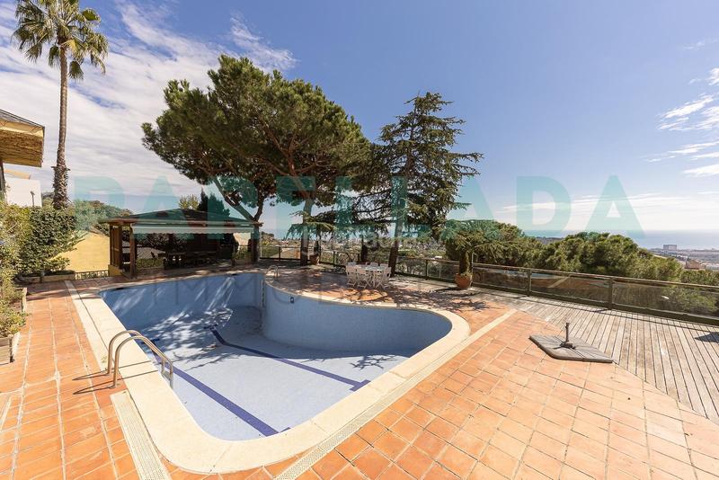 Foto ac1cb576-9c27-435f-9374-41e11ae69a54. Chalet impresionante casa en el Mas Ram en Mas Ram Badalona