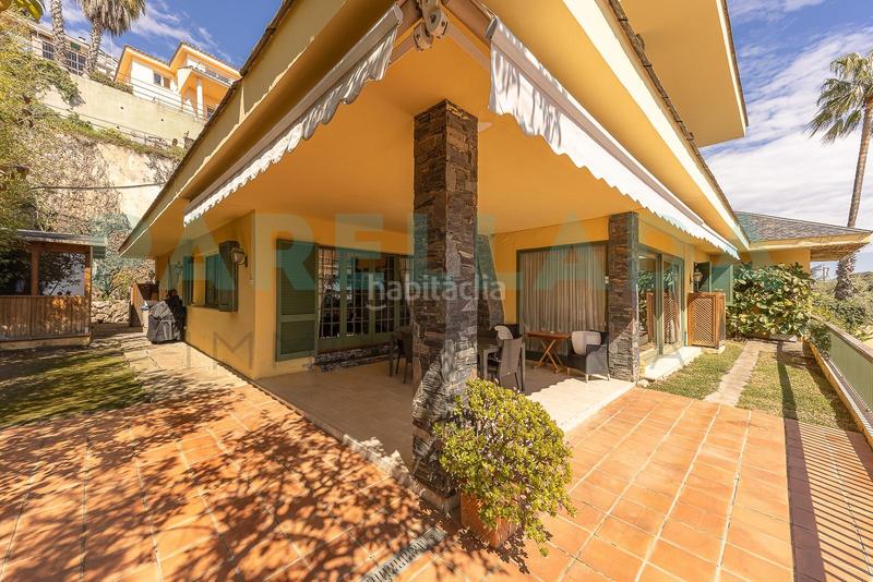 Foto aee5cd3b-c00f-4fde-909c-e1bd62b8beac. Chalet impresionante casa en el Mas Ram en Mas Ram Badalona