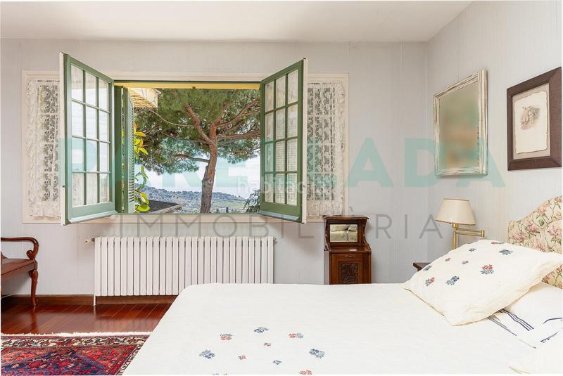 Foto ba6c3bd7-20fb-4ecb-a09d-bc4de1a89615. Chalet impresionante casa en el Mas Ram en Mas Ram Badalona