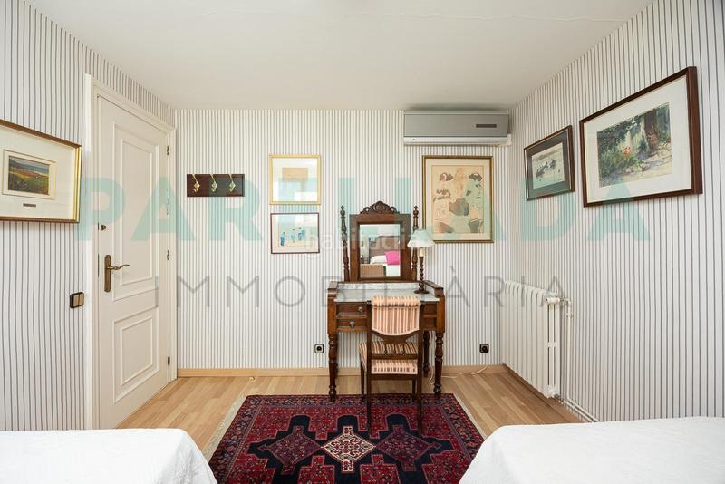 Foto c4d4ca9e-a277-4ee9-9841-414cd6f83525. Chalet impresionante casa en el Mas Ram en Mas Ram Badalona