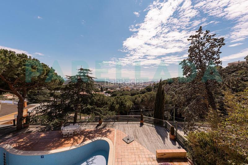 Foto f5f86ed1-dc1e-4641-95c3-c62d92030b27. Chalet impresionante casa en el Mas Ram en Mas Ram Badalona