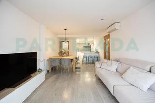 Appartement  Francesc layret. Piso muy bien arreglado y moderno en el centro de badalona
