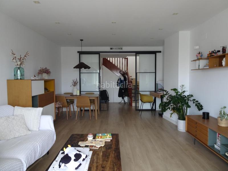 Foto 010afeab-b170-4919-8999-19041e0972a8. Alquiler ático atico en alquiler en el centro con gran terraza en Badalona
