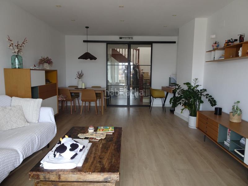 Foto 82e94847-9074-4201-8694-ae0d9d979dbe. Alquiler ático atico en alquiler en el centro con gran terraza en Badalona
