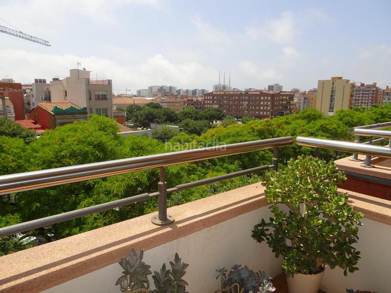 Foto b81853f4-729f-4abe-b705-b15ed393f4eb. Alquiler ático atico en alquiler en el centro con gran terraza en Badalona