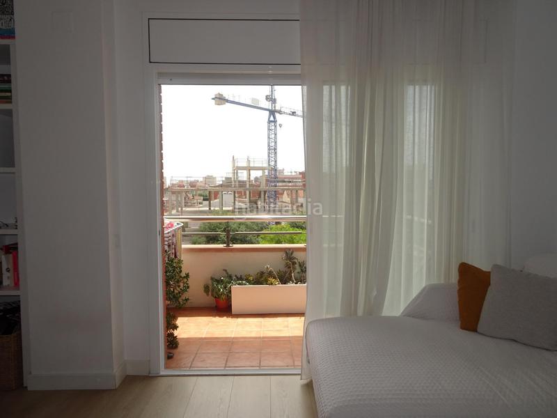 Foto c66438a0-41be-4c3c-8f68-32d1d3133cc1. Alquiler ático atico en alquiler en el centro con gran terraza en Badalona