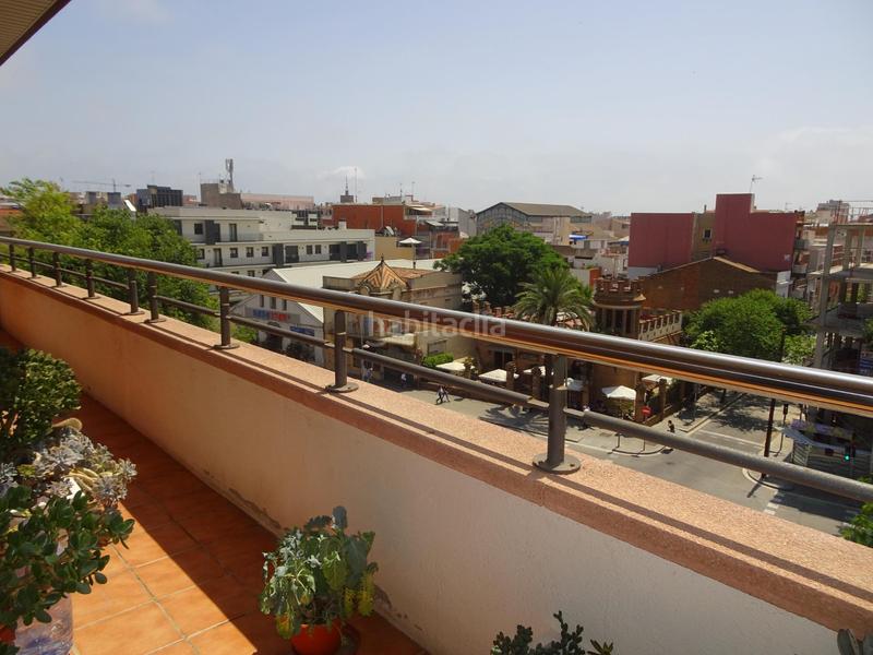 Foto cd843e11-66da-4f77-8de9-2d21ba1fa52d. Alquiler ático atico en alquiler en el centro con gran terraza en Badalona