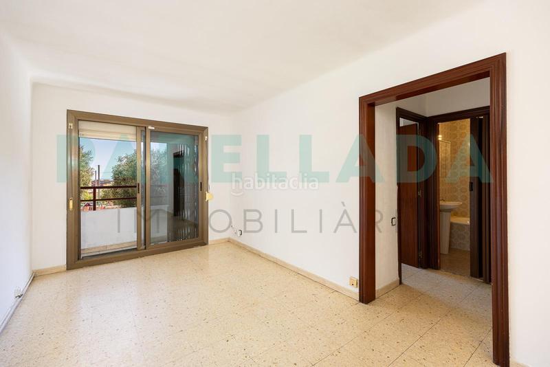 Foto debd2657-473d-461f-a636-329d74cb6110. Piso  en venta para reformar en Bufalà en Bufalà Badalona