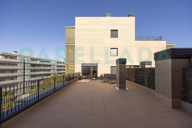 Foto 19daa8e6-0322-4ce4-a10e-d50080a6df1e. Àtic amb calefacció aparcament a La Catalana Sant Adrià de Besòs