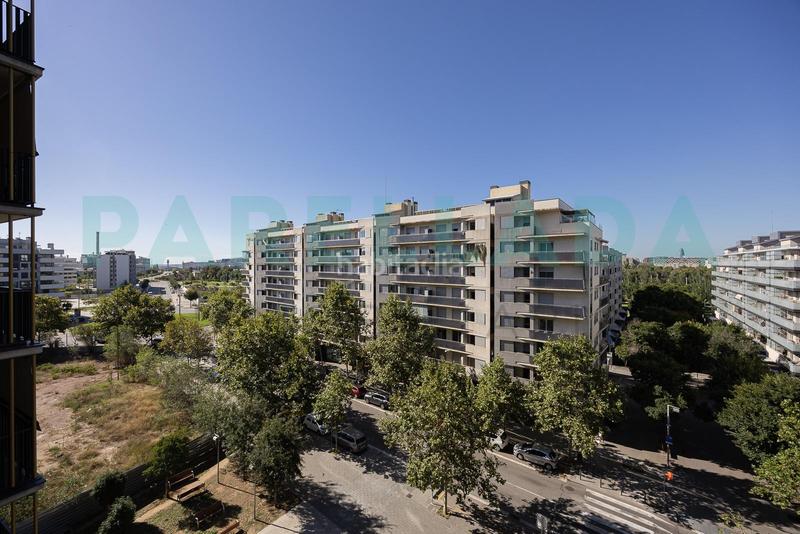 Foto 3fdd2abe-2692-4422-ba72-37e4e3e88425. Àtic amb calefacció aparcament a La Catalana Sant Adrià de Besòs