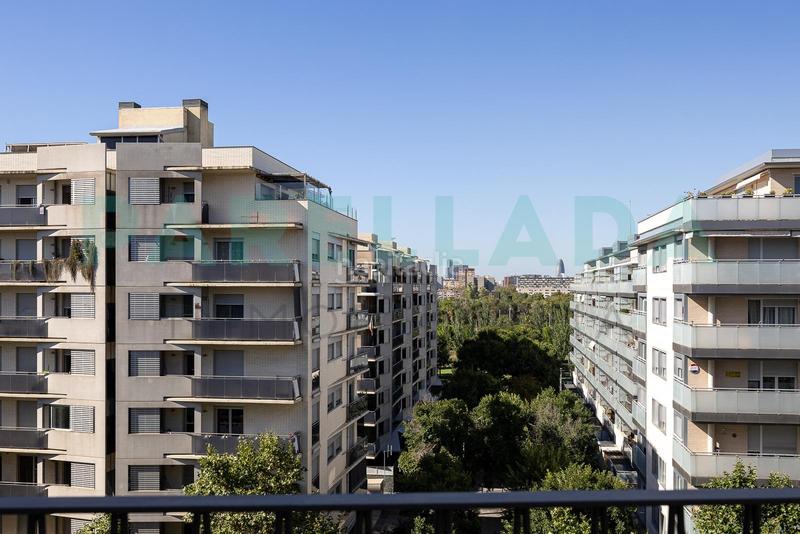 Foto a5d479d1-781d-4287-9679-9cd50d49811b. Àtic amb calefacció aparcament a La Catalana Sant Adrià de Besòs
