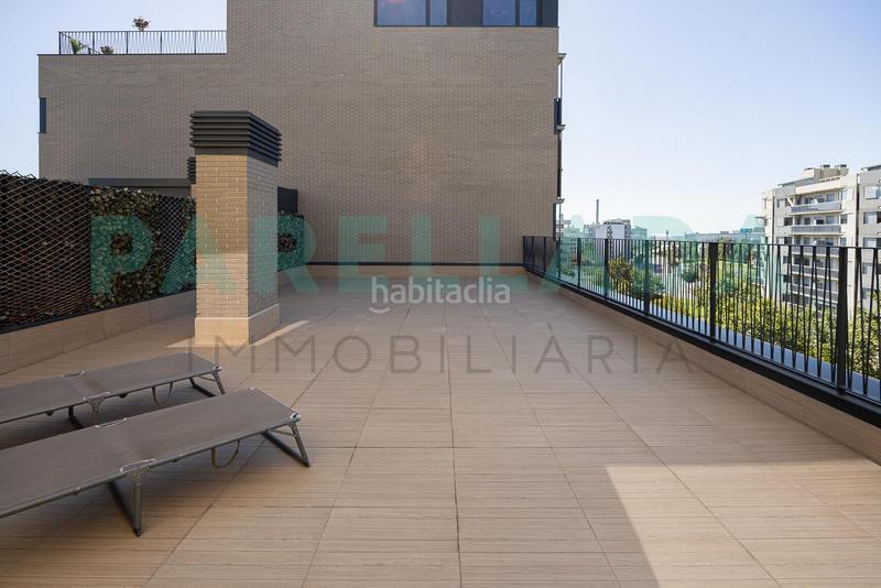 Foto c2e7df90-b5b9-47a4-9f99-6b007e0f52fd. Àtic amb calefacció aparcament a La Catalana Sant Adrià de Besòs