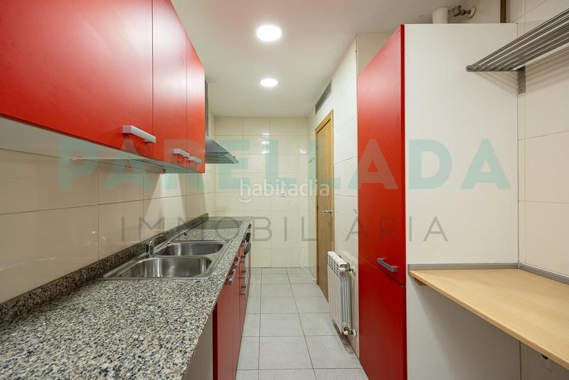 Foto 220828d2-0d0b-48fe-bee3-0c9422635a05. Pis amb calefacció aparcament a Canyadó Badalona