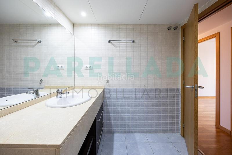 Foto 63d46ecb-77c6-462b-afac-05a517c3bc3f. Pis amb calefacció aparcament a Canyadó Badalona