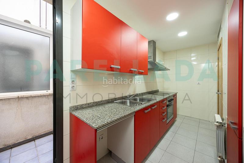 Foto 6bd9a369-ece6-45d5-9815-72c30128895e. Pis amb calefacció aparcament a Canyadó Badalona