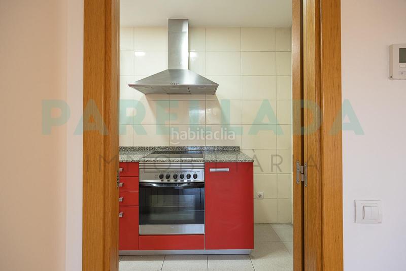 Foto 900b8beb-8080-4699-ac74-0043f470bb73. Pis amb calefacció aparcament a Canyadó Badalona