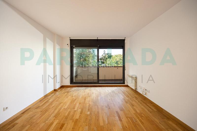 Foto abaa7d32-3a75-43a4-b0db-ef659b07c645. Pis amb calefacció aparcament a Canyadó Badalona