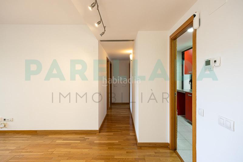 Foto b204a552-9132-4134-bcc0-1128b799b0cc. Pis amb calefacció aparcament a Canyadó Badalona