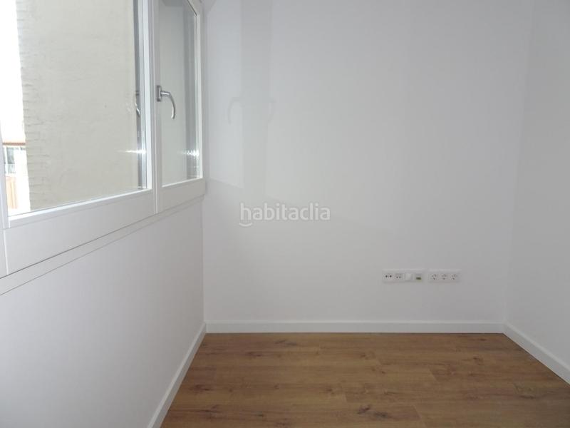 Foto 4b69e0b9-16ee-4b41-a9cc-0fbc69ee5cad. Miete zweistöckige wohnung mit heizung in Centre Badalona