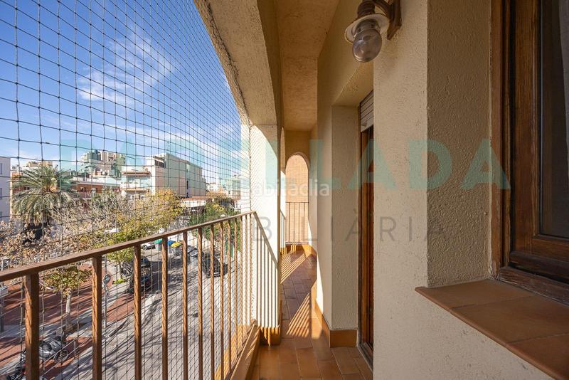 Foto 0f2a97b0-0e07-437f-953e-f2576f976652. Casa  en venda muy luminosa a Casagemes en Casagemes Badalona