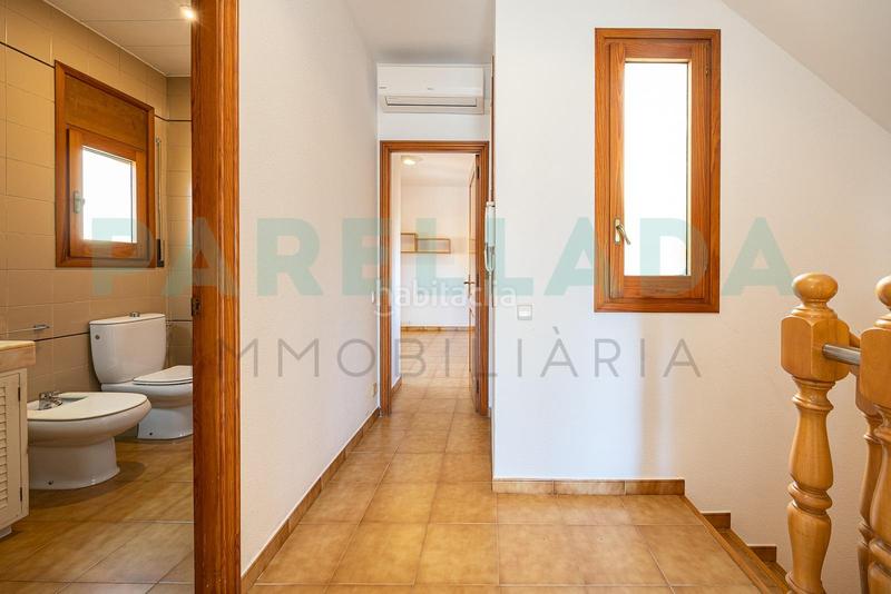Foto 41ddf3c2-f33e-44aa-8ff6-1b1a118c48e0. Casa  en venda muy luminosa a Casagemes en Casagemes Badalona