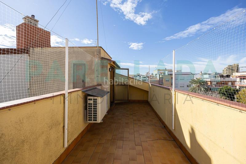 Foto 8b086d03-206a-4203-8266-1f4a7d32c692. Casa  en venda muy luminosa a Casagemes en Casagemes Badalona