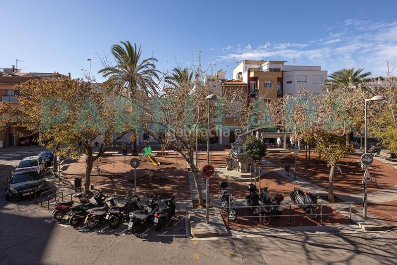 Foto 937a0352-f1a6-4220-809f-7fb9ed075db2. Casa  en venda muy luminosa a Casagemes en Casagemes Badalona