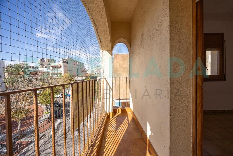 Foto d8369aa2-8524-4c7b-b19b-aa8ee15d89ab. Casa  en venda muy luminosa a Casagemes en Casagemes Badalona