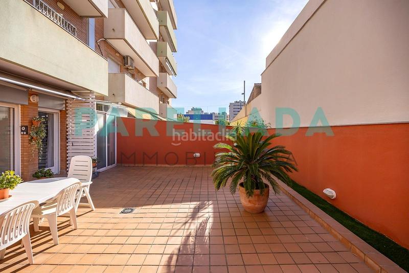 Foto ed337f5a-ef3b-4071-a8dd-12886ad2406b. Piso espectacular piso con gran terraza a 200 metros del mar en el centre en Badalona