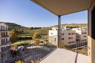 Dúplex en Tiana. Exclusivo dúplex de obra nueva con piscina en tiana