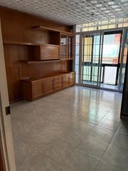 Piso  Pep ventura. Piso de 3 habitaciones y 1 baño con ascensor entre pep ventura y