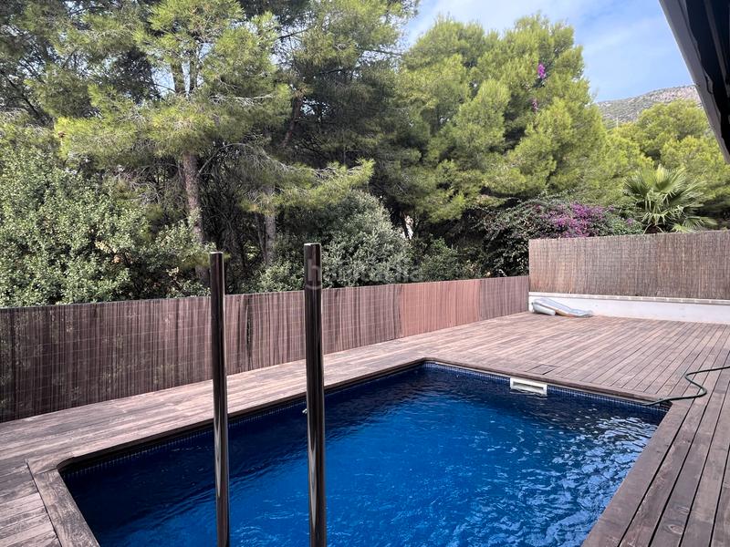 Foto 34d07581-f888-4ebf-8c9b-e48900f4ff71. Semi detached house with heating parking pool in les botigues de Sitges Sitges