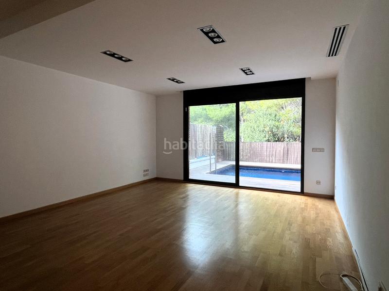 Foto 45c333c8-5ffd-46b2-901a-b92af2e6910e. Semi detached house with heating parking pool in les botigues de Sitges Sitges