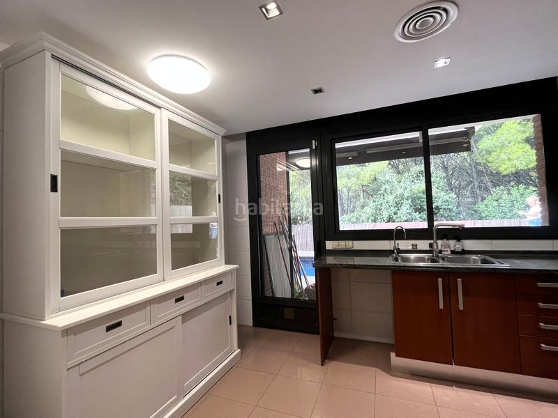 Foto fdfd4620-9ec9-4d03-85a7-18e1b750430d. Semi detached house with heating parking pool in les botigues de Sitges Sitges