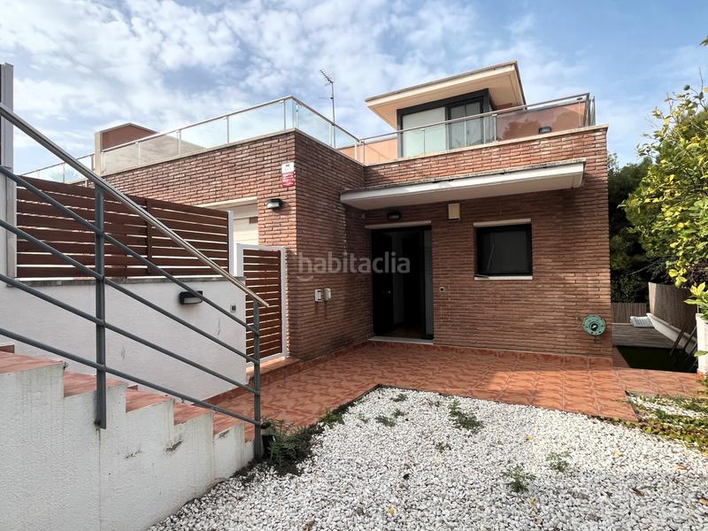 Foto fe0429ec-f992-4b0a-bf9c-c19c33e14127. Semi detached house with heating parking pool in les botigues de Sitges Sitges