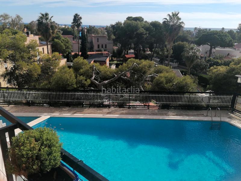 Foto 2999cc86-c8de-4a2f-8d95-6ec5e3df8d7d. Lloguer pis amb calefacció piscina a Bellamar Castelldefels