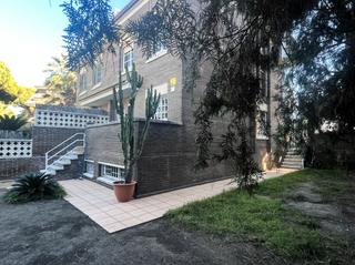 Casa aparellada a Carrer 19 5. Casa pareada en la pineda, con, jardín privado,  terraza, piscin