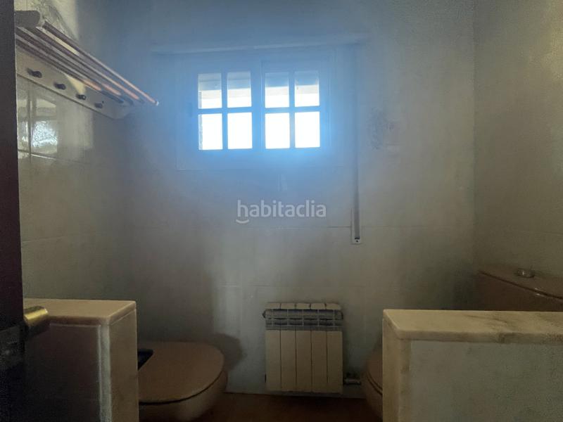 Foto 0bf84023-1b9a-4a90-b70c-7b6a32b71b05. Casa aparellada a carrer 19 5 a La Pineda Castelldefels