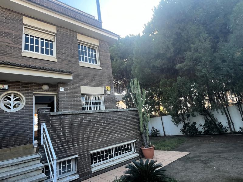 Foto 16f8f3c6-5245-44b2-8774-12941ccddf2c. Casa aparellada a carrer 19 5 a La Pineda Castelldefels