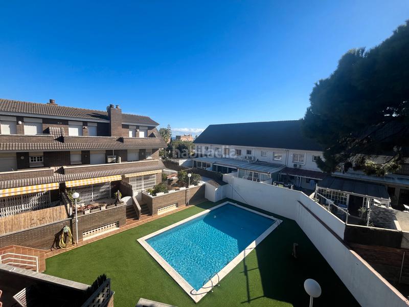 Foto 6b795ad0-7663-4cd7-b425-6f5a5bfc3b40. Casa aparellada a carrer 19 5 a La Pineda Castelldefels