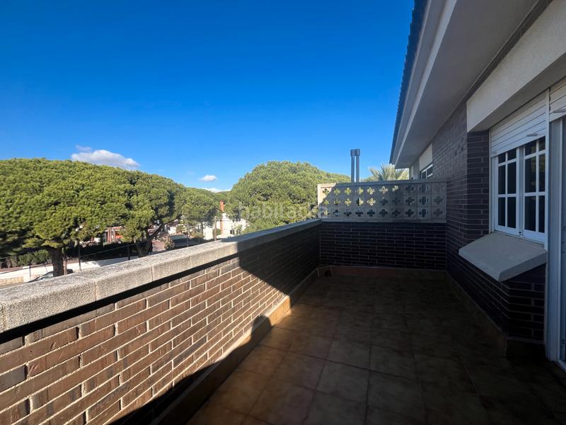 Foto 71882a29-4669-4229-acfd-eff4da013ebb. Casa aparellada a carrer 19 5 a La Pineda Castelldefels