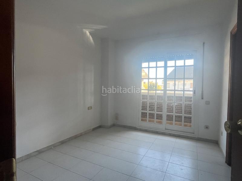 Foto be235bed-44cd-49e2-a43a-6f178dbfa05a. Casa aparellada a carrer 19 5 a La Pineda Castelldefels